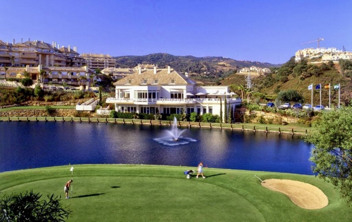 Penthouse te koop in Elviria | 3 slaapkamers H5324641