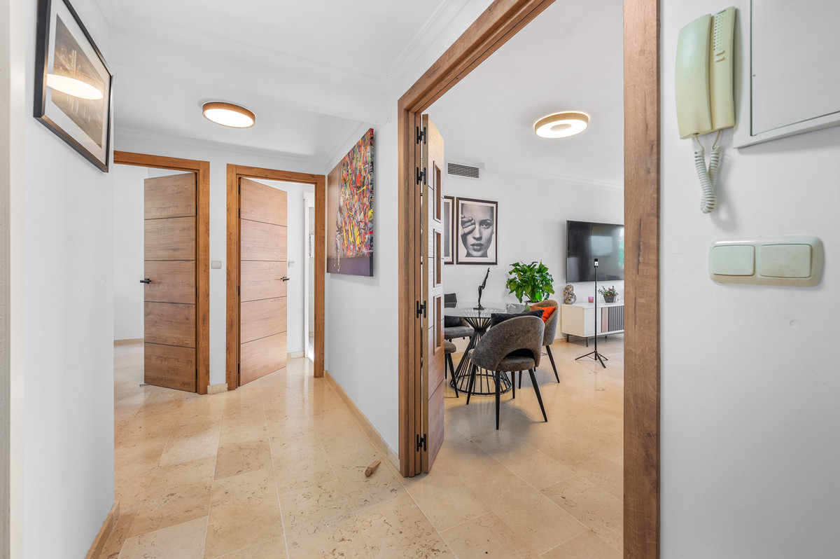 Appartement te koop in Elviria | 2 slaapkamers H5324800