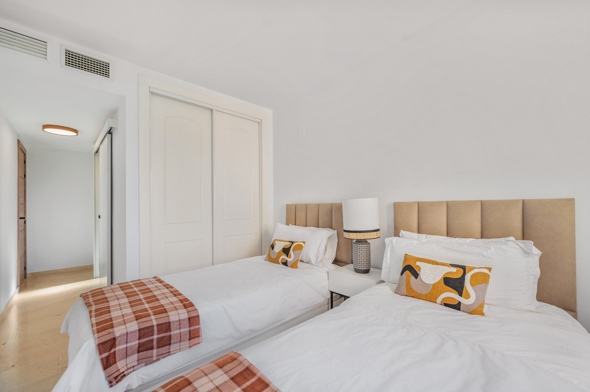 Appartement te koop in Elviria | 2 slaapkamers H5324800