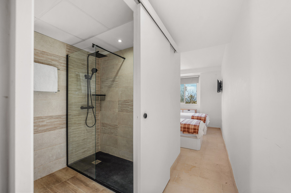 Appartement te koop in Elviria | 2 slaapkamers H5324800