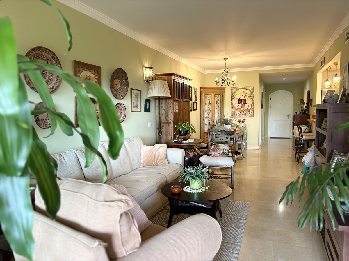 Appartement te koop in Elviria | 2 slaapkamers H5325427