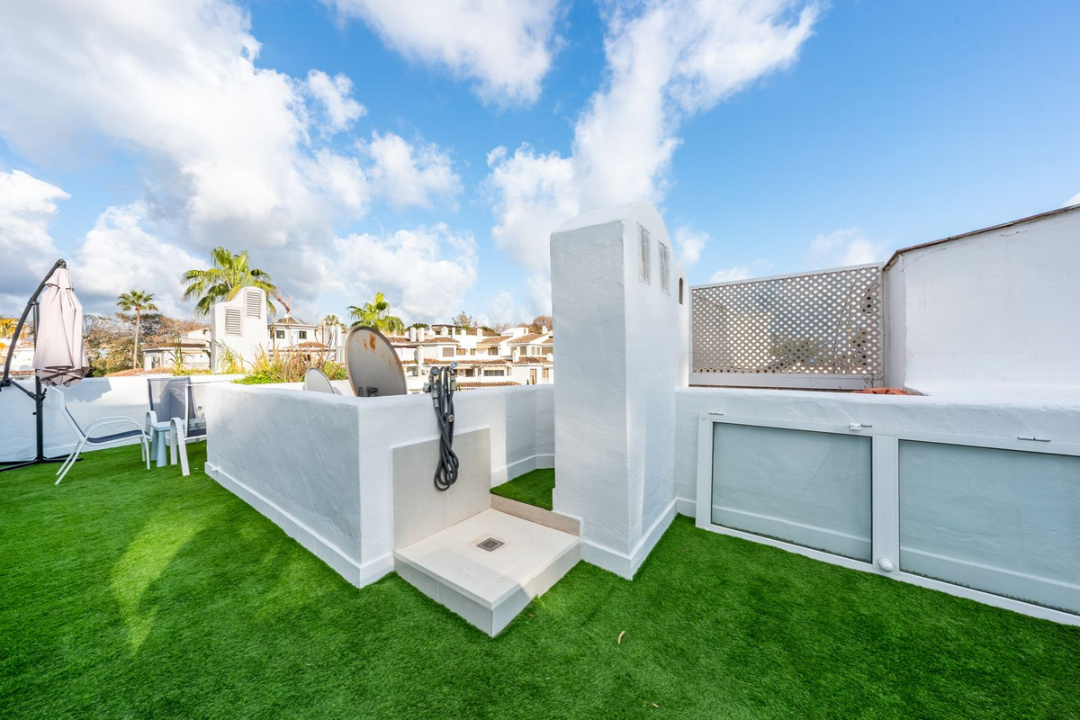 Penthouse te koop in Elviria | 2 slaapkamers H5342119