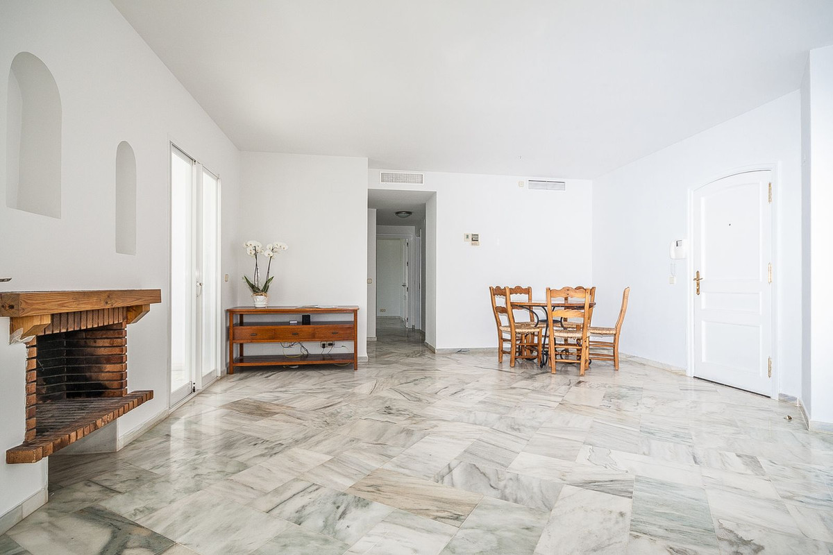 Appartement te koop in Elviria | 2 slaapkamers H5347222