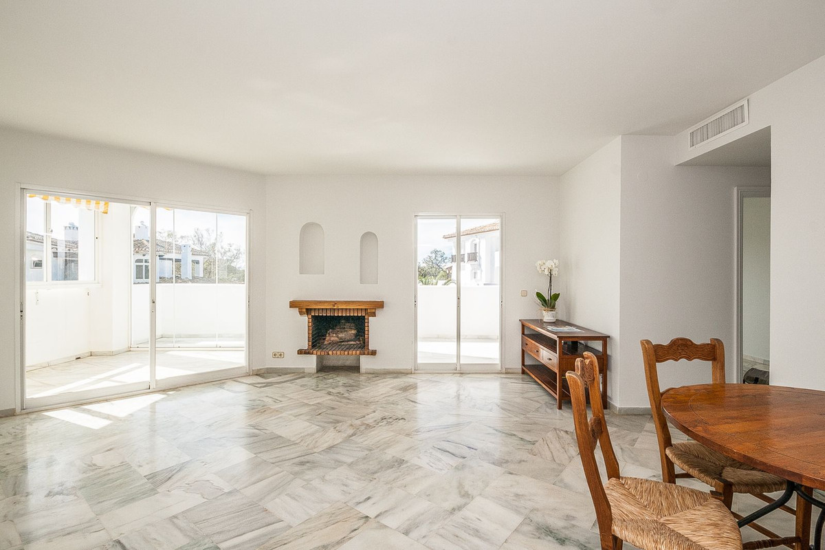 Appartement te koop in Elviria | 2 slaapkamers H5347222