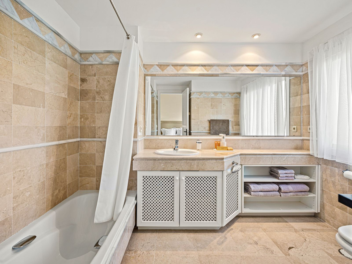 Appartement te koop in Elviria | 3 slaapkamers H5348806