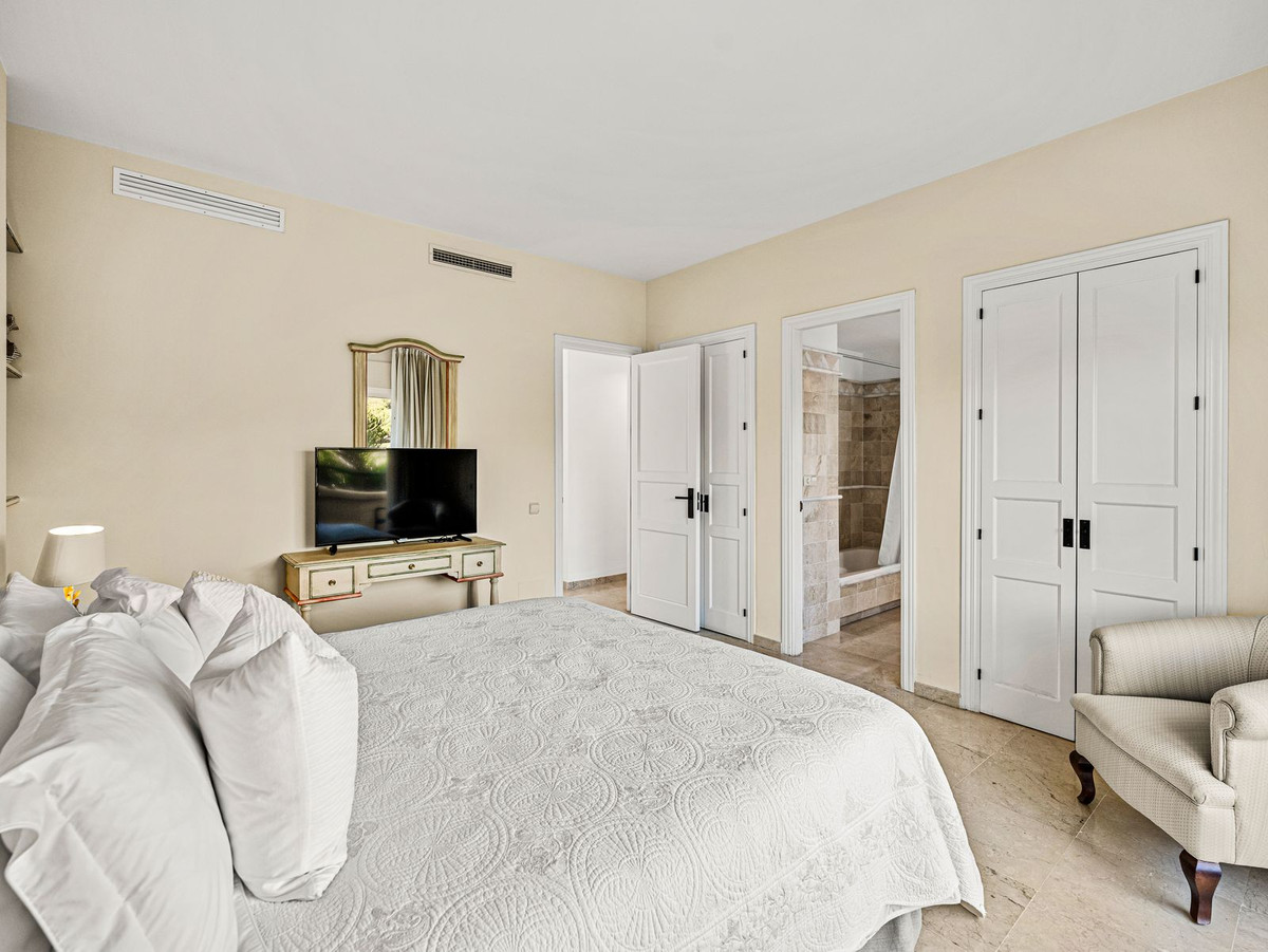 Appartement te koop in Elviria | 3 slaapkamers H5348806