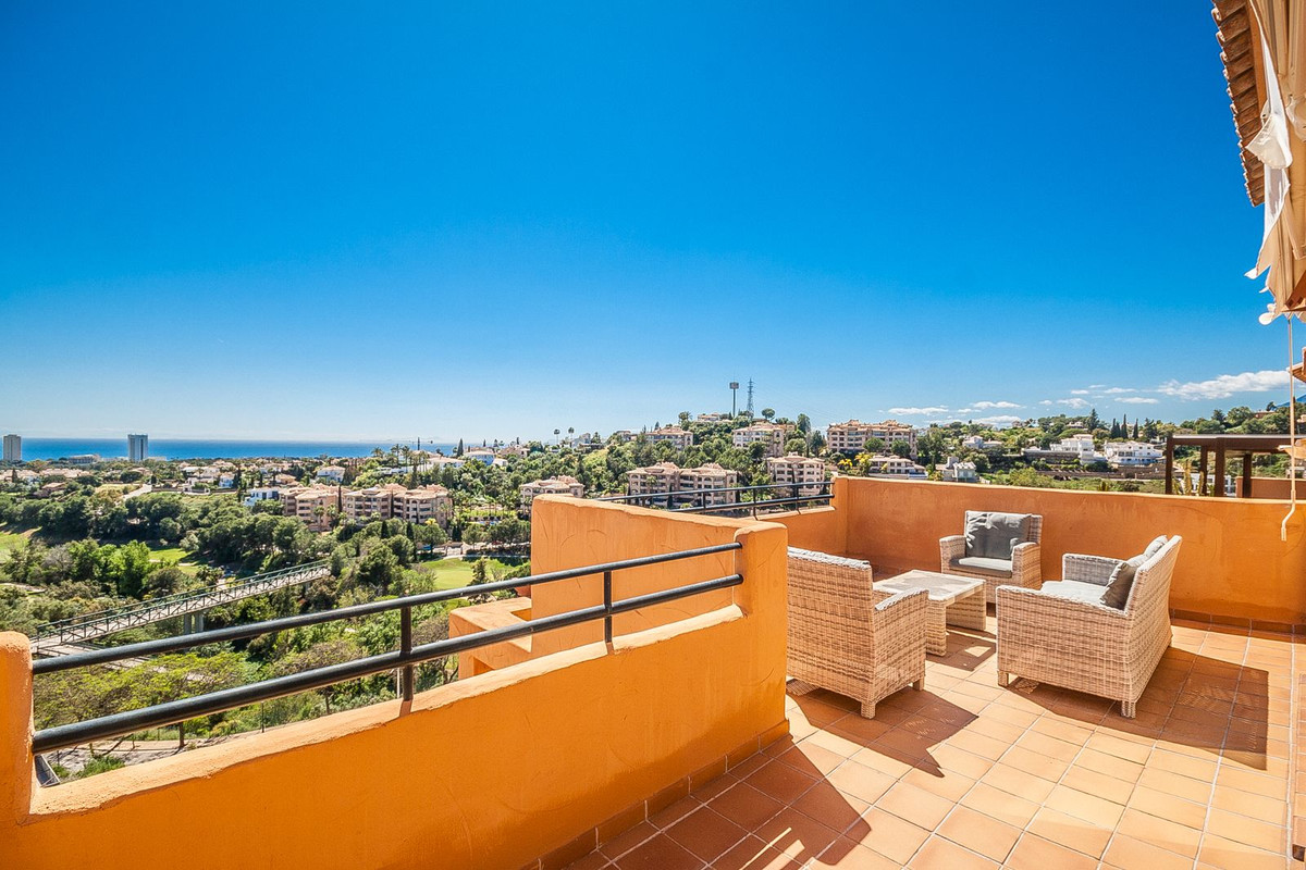 Penthouse te koop in Elviria | 2 slaapkamers H5361754
