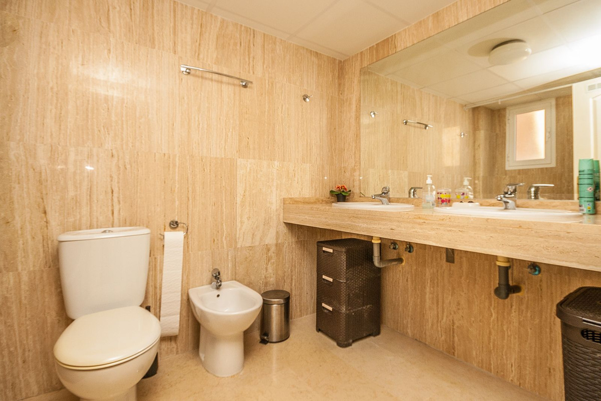 Penthouse te koop in Elviria | 2 slaapkamers H5361754