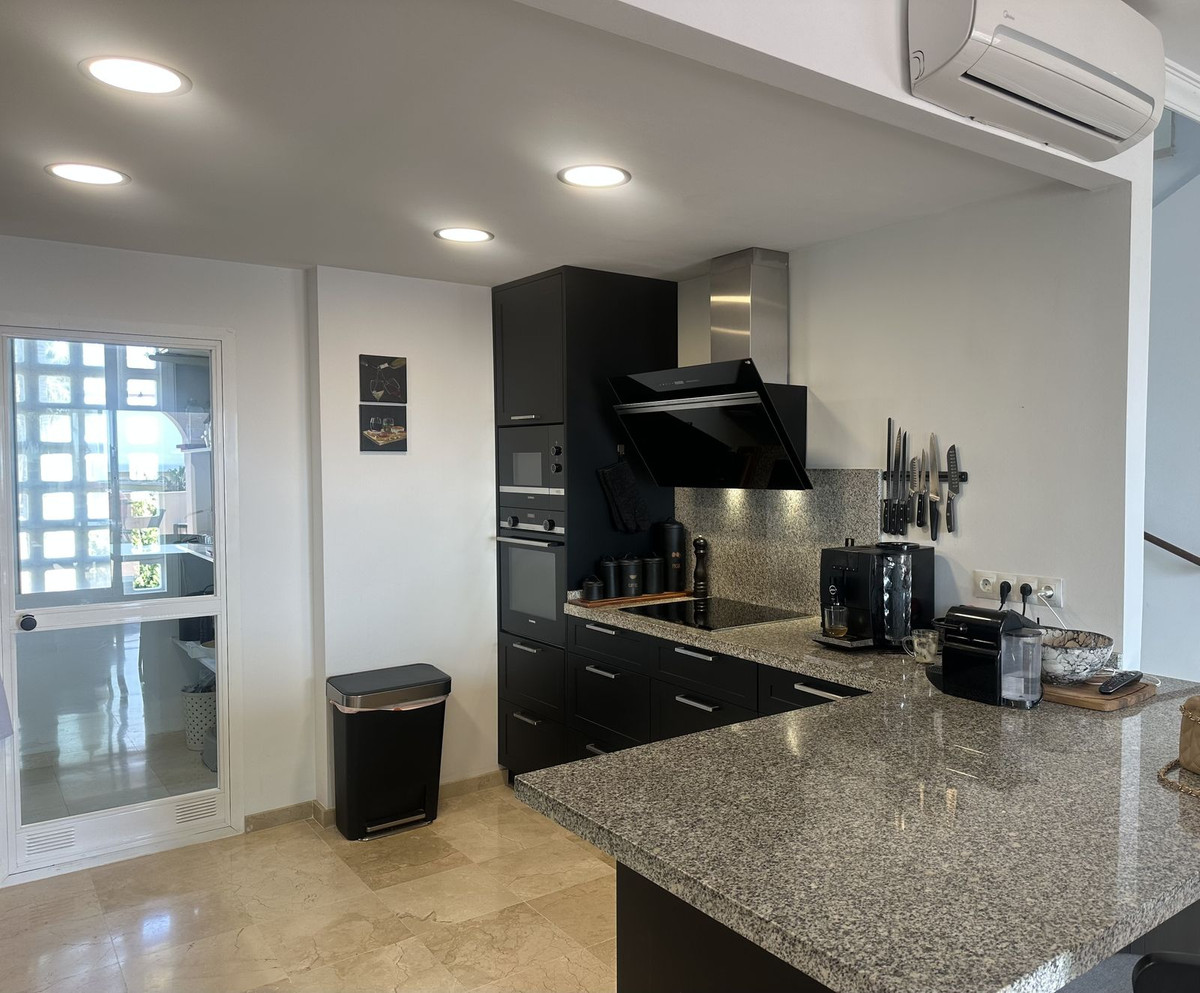 Appartement te koop in Elviria | 3 slaapkamers H5365231