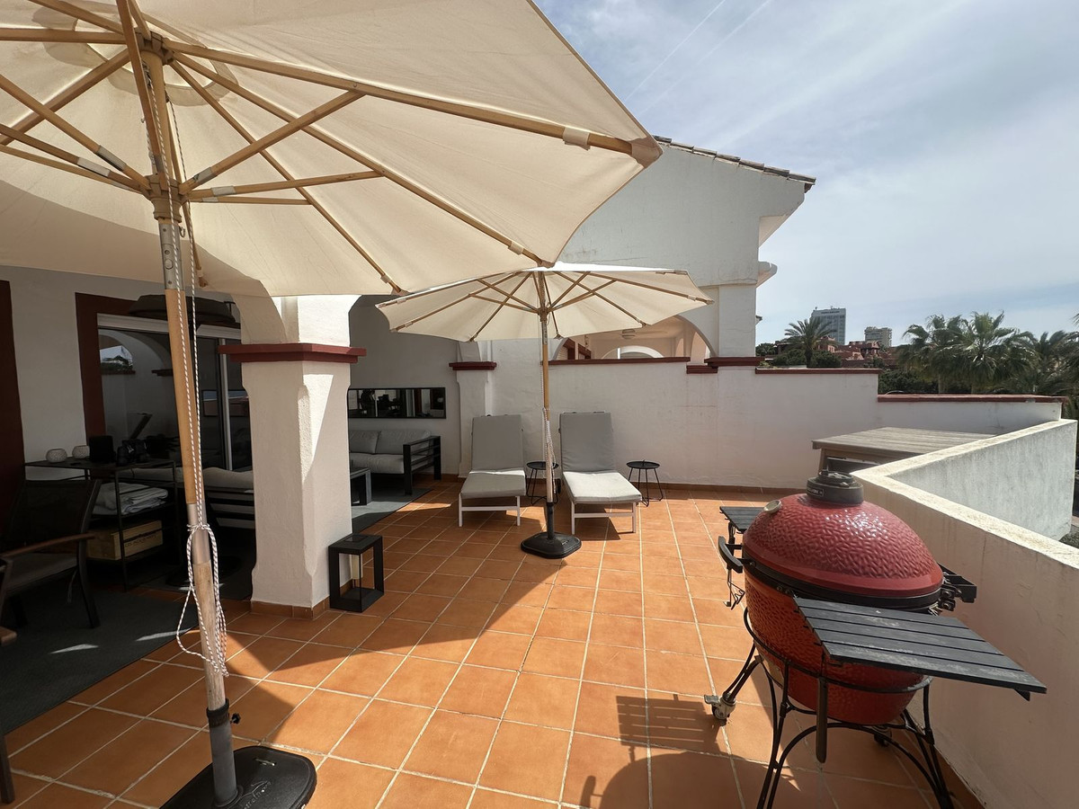 Appartement te koop in Elviria | 3 slaapkamers H5365231