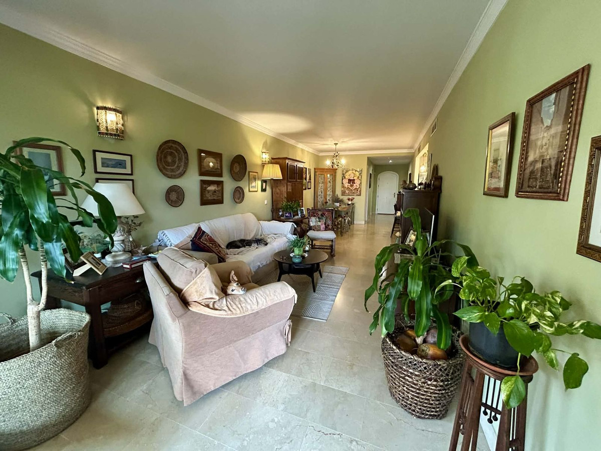 Appartement te koop in Elviria | 2 slaapkamers H5367124