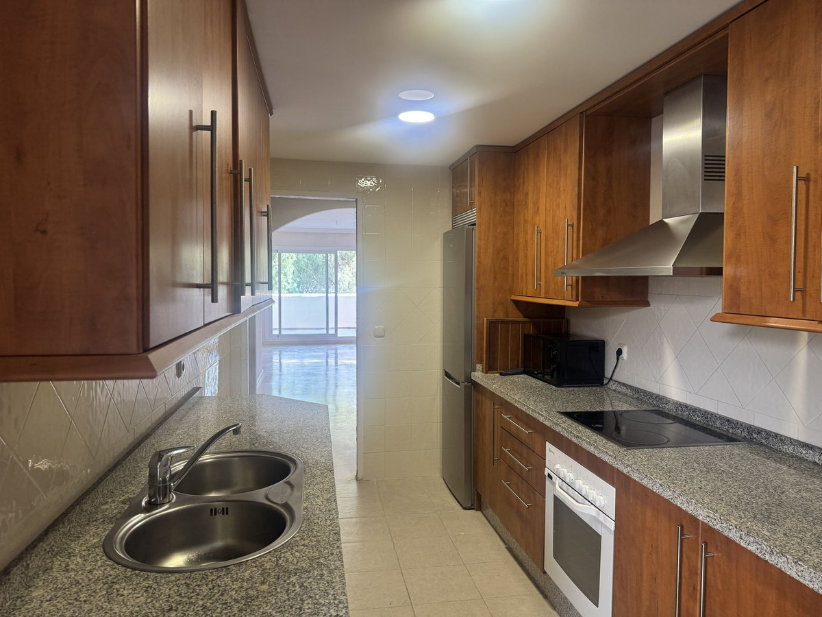 Appartement te koop in Elviria | 2 slaapkamers H5380015