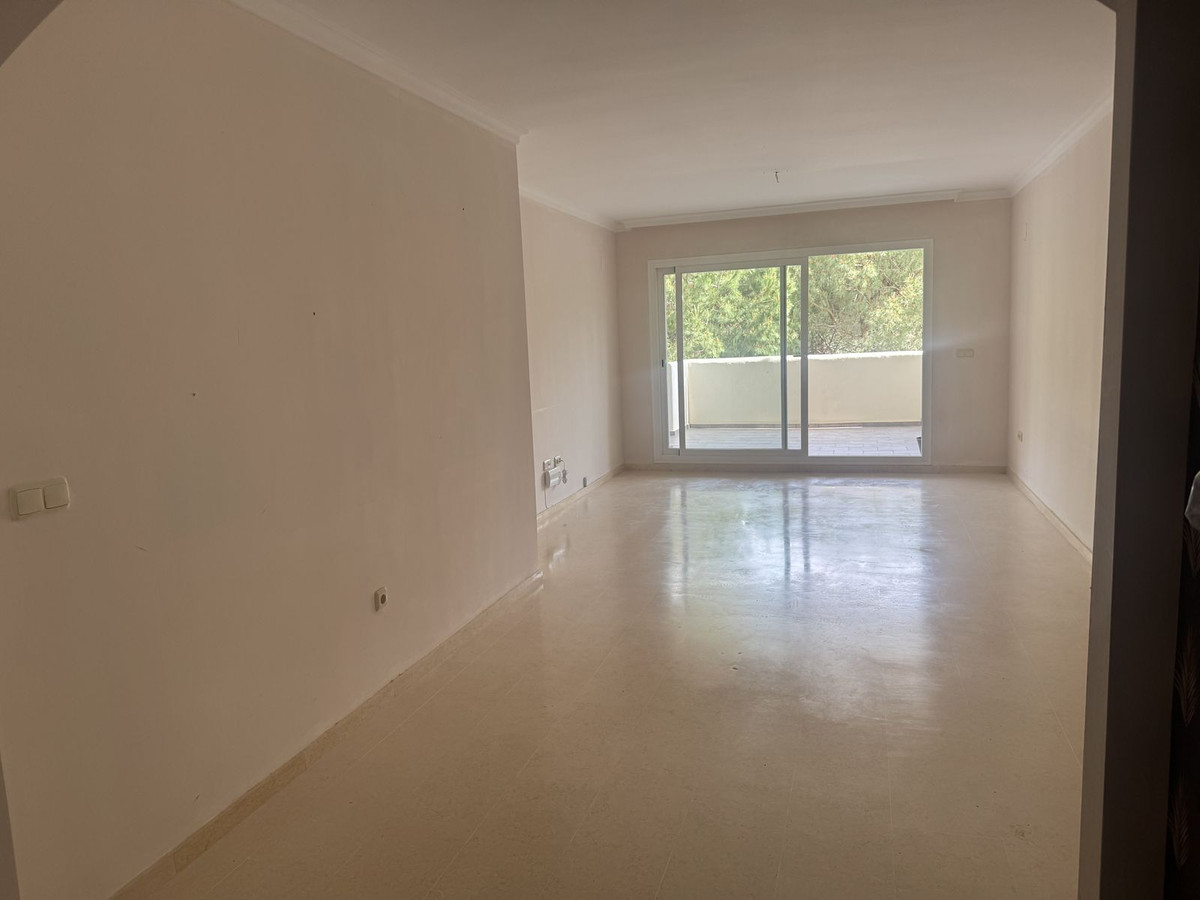 Appartement te koop in Elviria | 2 slaapkamers H5380015