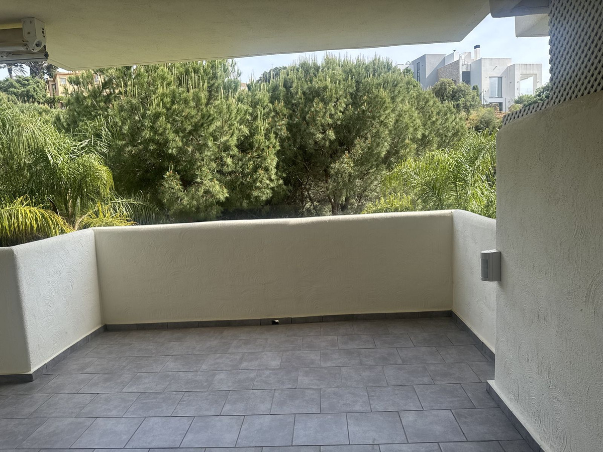 Appartement te koop in Elviria | 2 slaapkamers H5380015