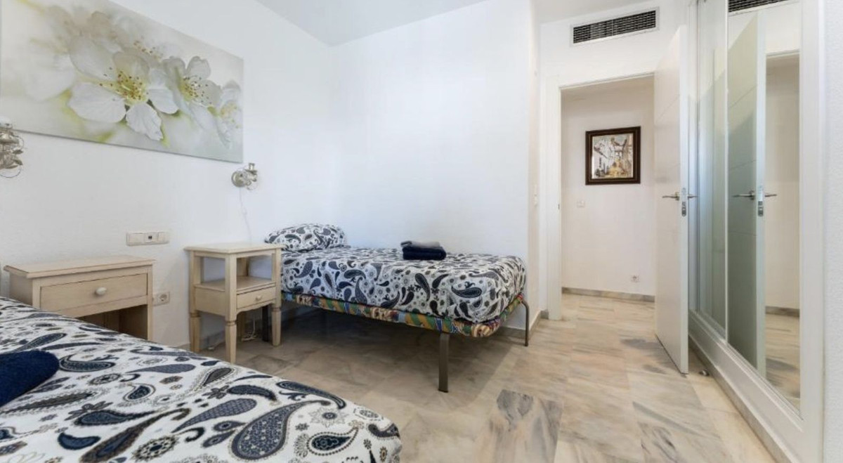Appartement te koop in Elviria | 4 slaapkamers H5389717