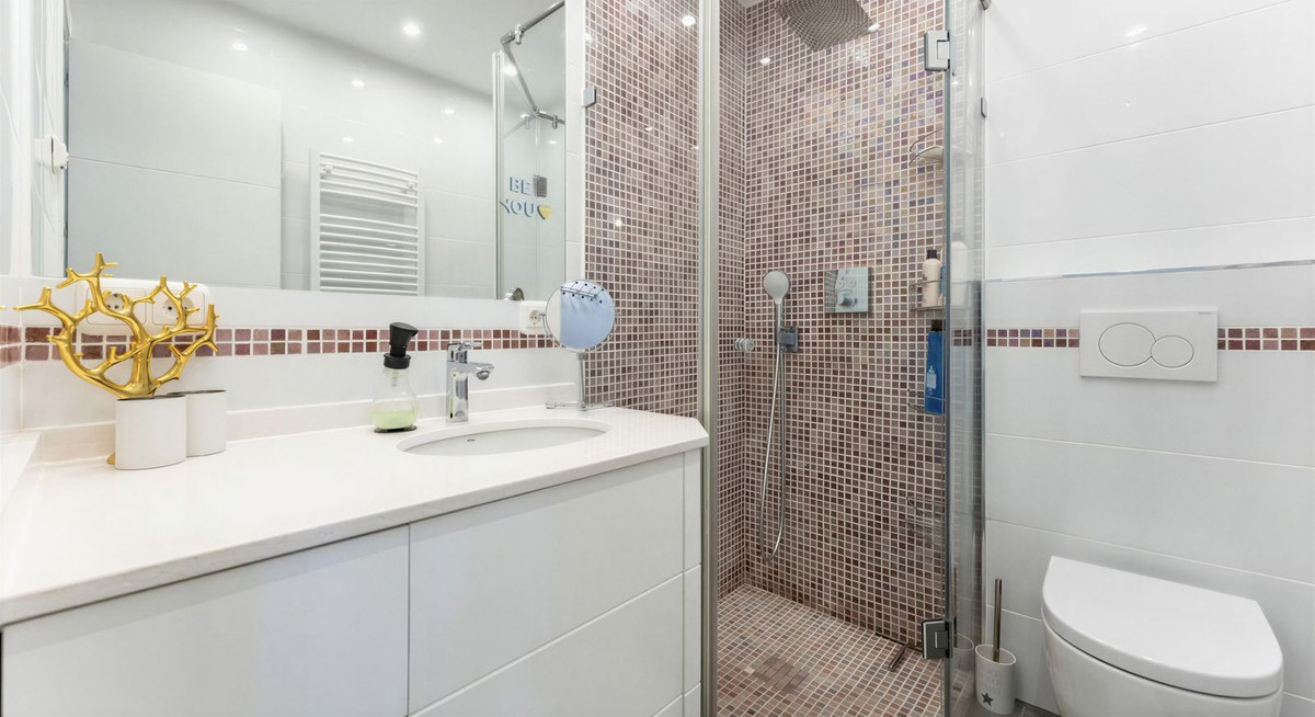 Appartement te koop in Elviria | 4 slaapkamers H5389717