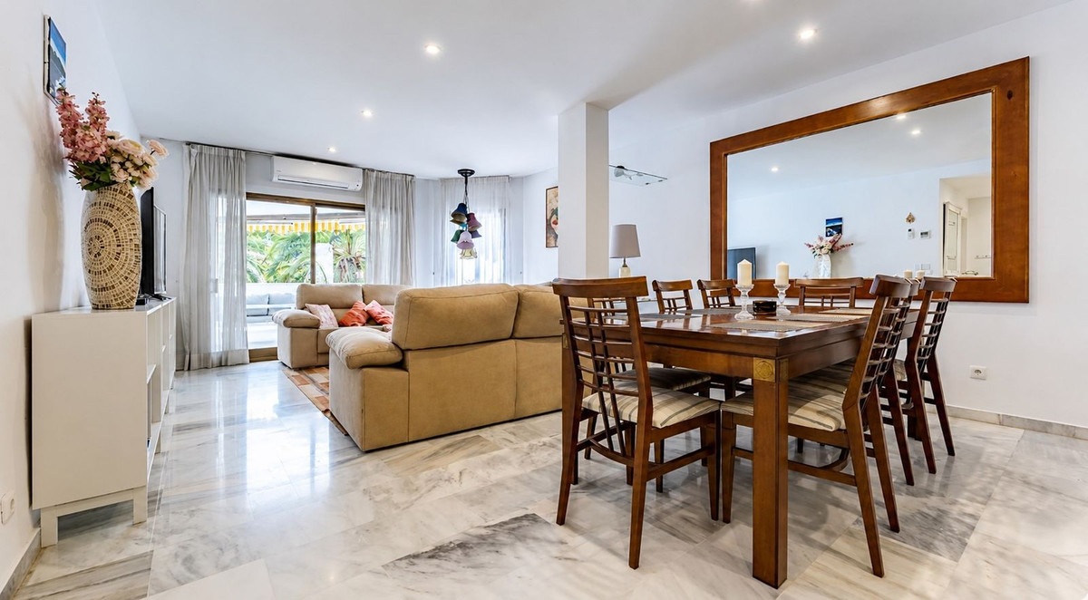 Appartement te koop in Elviria | 4 slaapkamers H5389717
