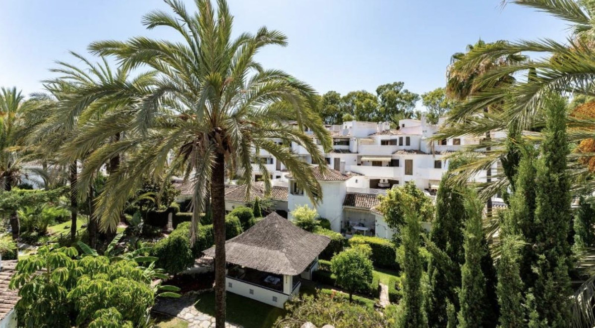 Appartement te koop in Elviria | 4 slaapkamers H5389717