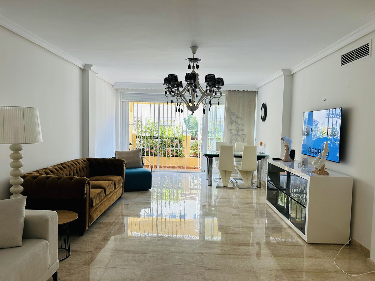 Appartement te koop in Elviria | 2 slaapkamers H5406424