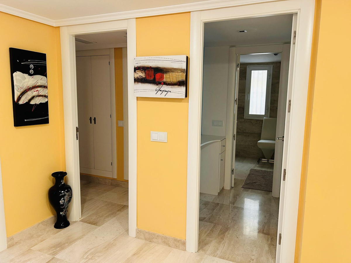 Appartement te koop in Elviria | 2 slaapkamers H5406424