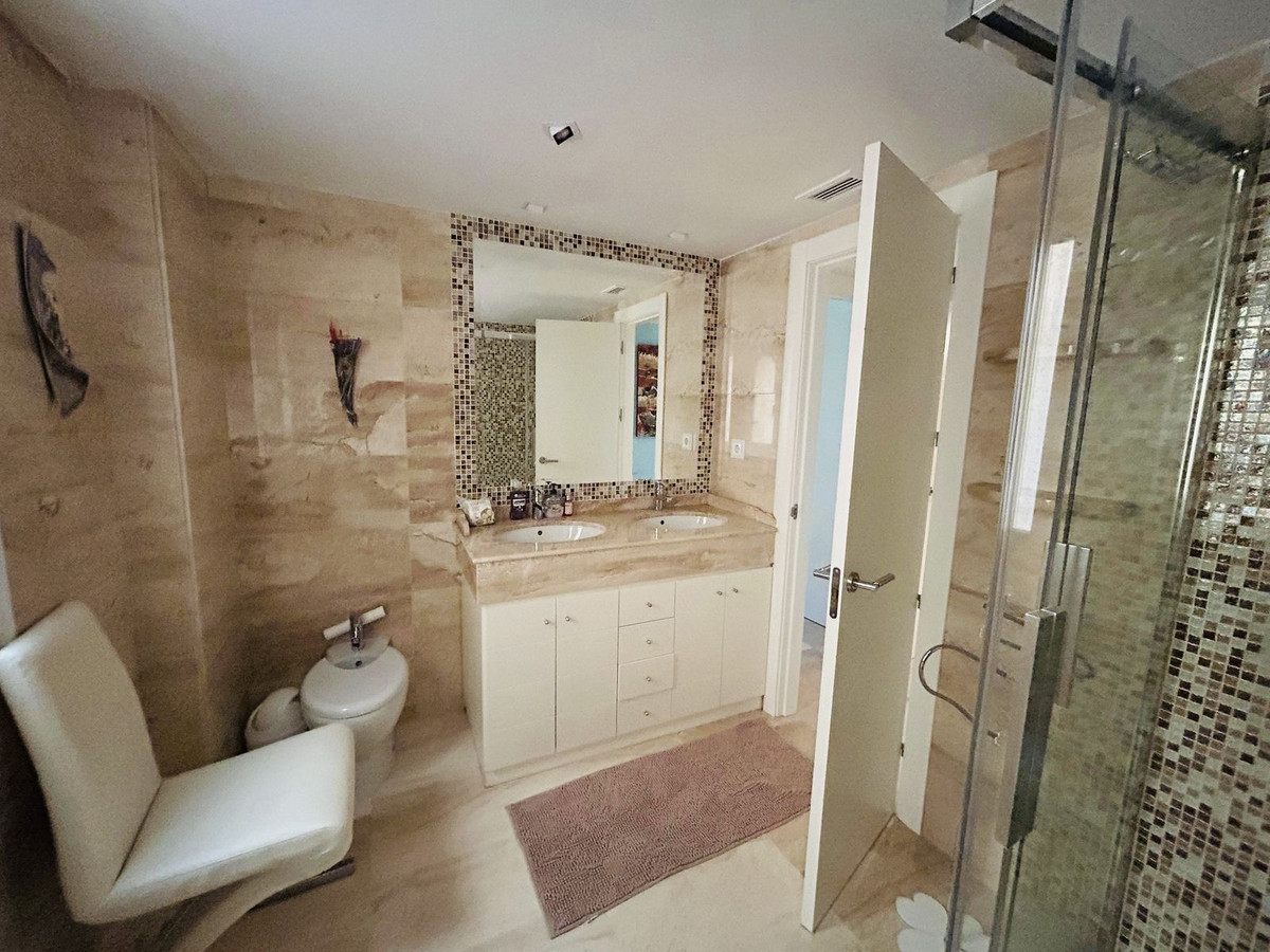 Appartement te koop in Elviria | 2 slaapkamers H5406424