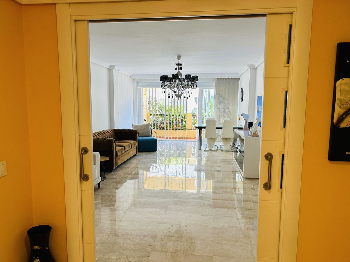 Appartement te koop in Elviria | 2 slaapkamers H5406424