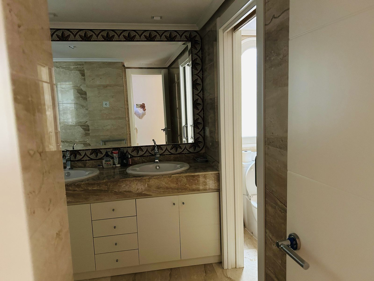 Appartement te koop in Elviria | 2 slaapkamers H5406424