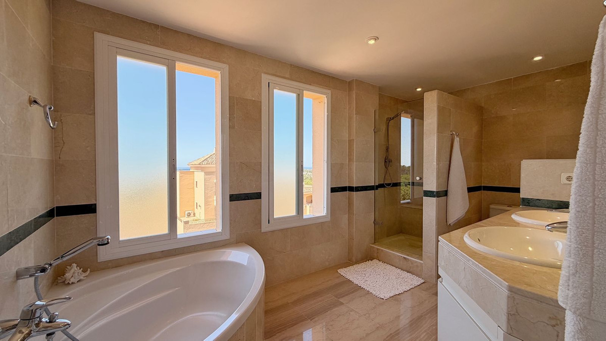 Penthouse Duplex te koop in Elviria | 4 slaapkamers H5407240