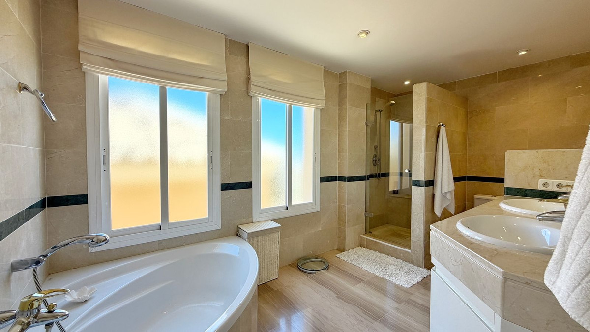 Penthouse Duplex te koop in Elviria | 4 slaapkamers H5407240
