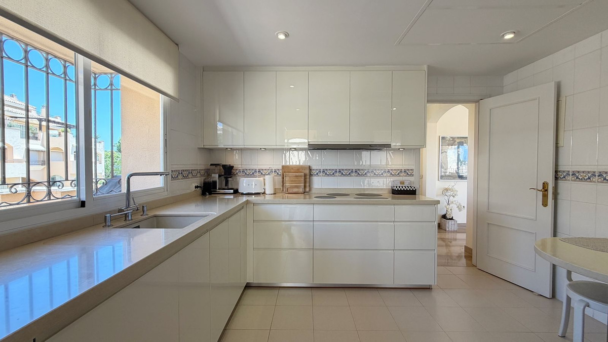 Penthouse Duplex te koop in Elviria | 4 slaapkamers H5407240