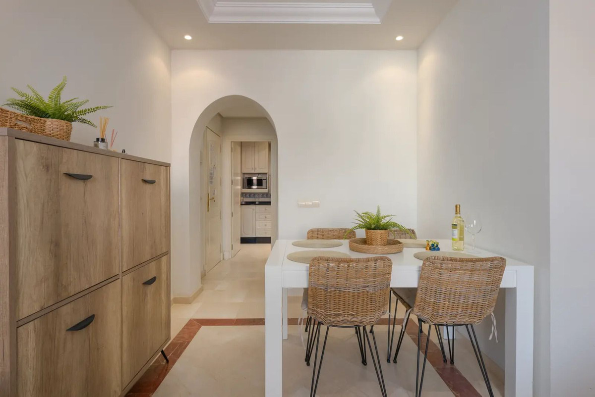 Appartement te koop in Elviria | 2 slaapkamers H5412343