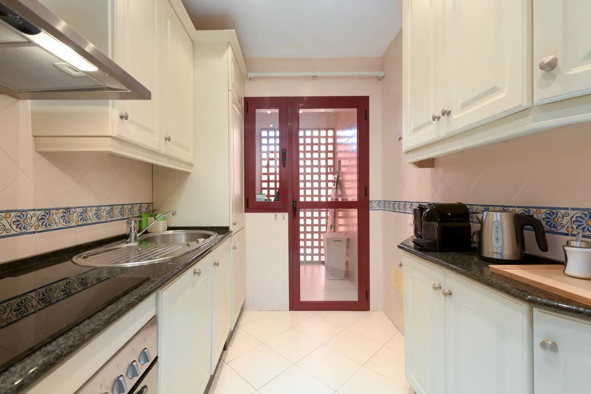 Appartement te koop in Elviria | 2 slaapkamers H5412343
