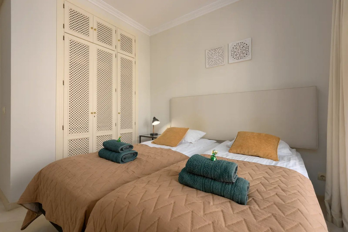 Appartement te koop in Elviria | 2 slaapkamers H5412343