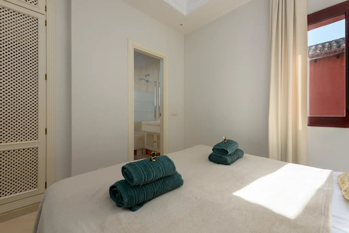 Appartement te koop in Elviria | 2 slaapkamers H5412343