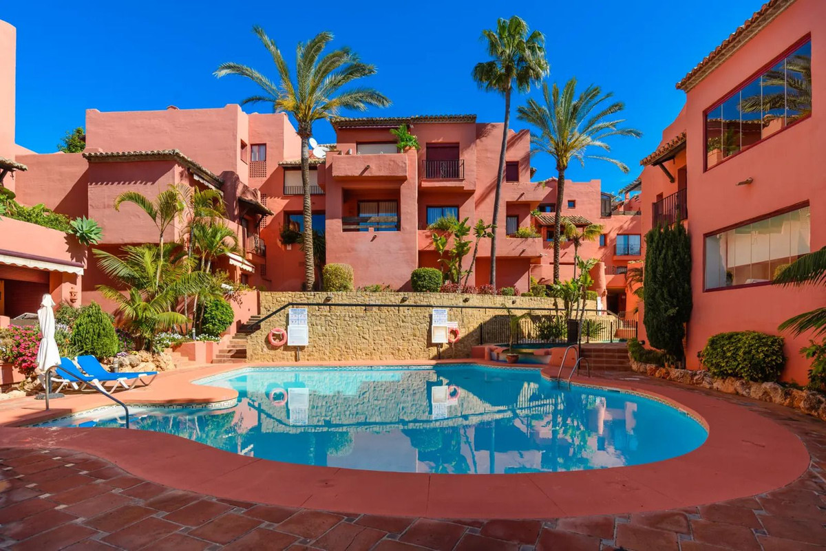 Appartement te koop in Elviria | 2 slaapkamers H5412343