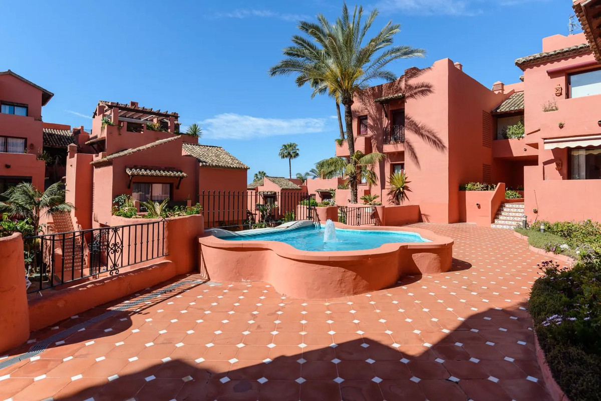 Appartement te koop in Elviria | 2 slaapkamers H5412343