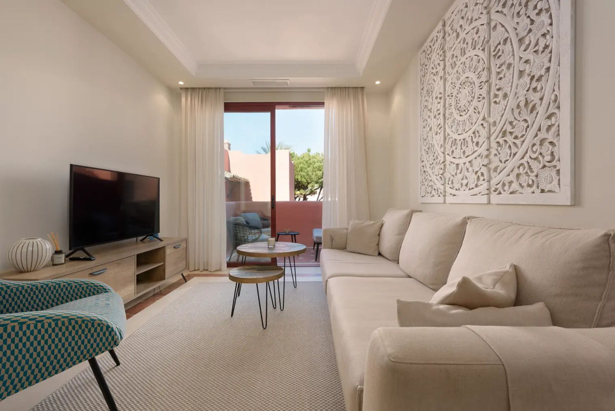Appartement te koop in Elviria | 2 slaapkamers H5412343