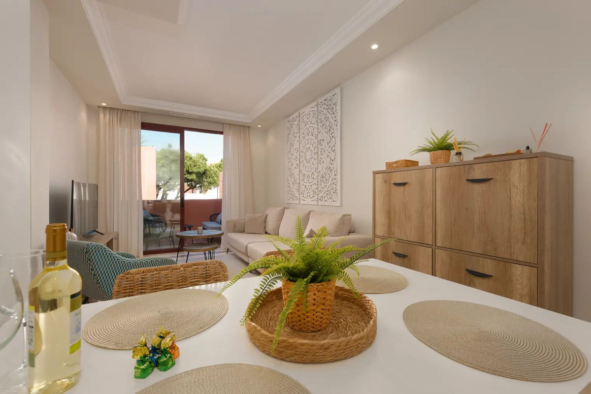 Appartement te koop in Elviria | 2 slaapkamers H5412343
