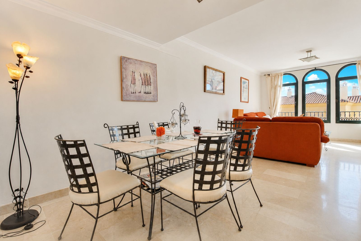 Appartement te koop in Elviria | 2 slaapkamers H5421196