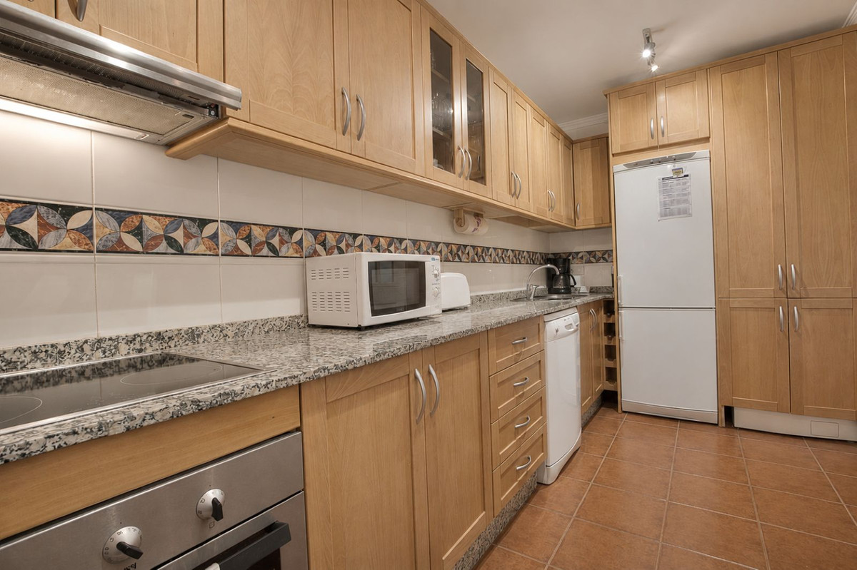 Appartement te koop in Elviria | 2 slaapkamers H5421196