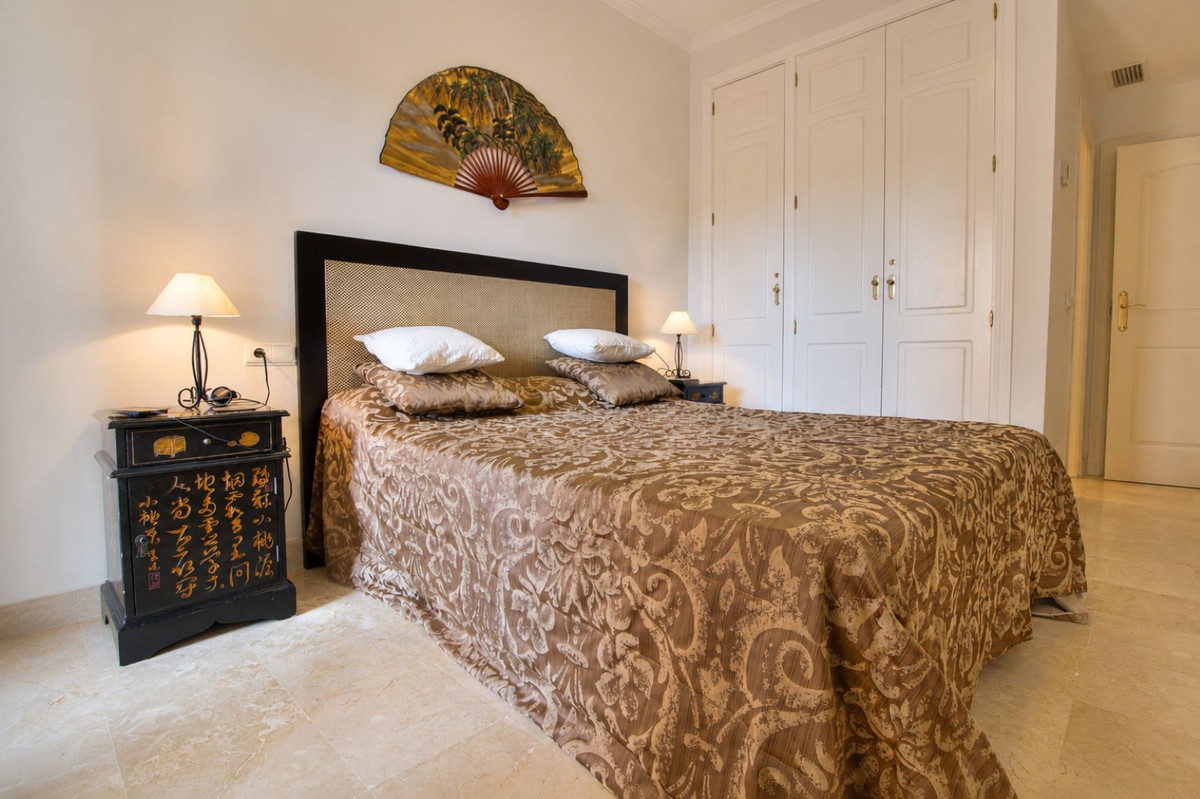 Appartement te koop in Elviria | 2 slaapkamers H5421196