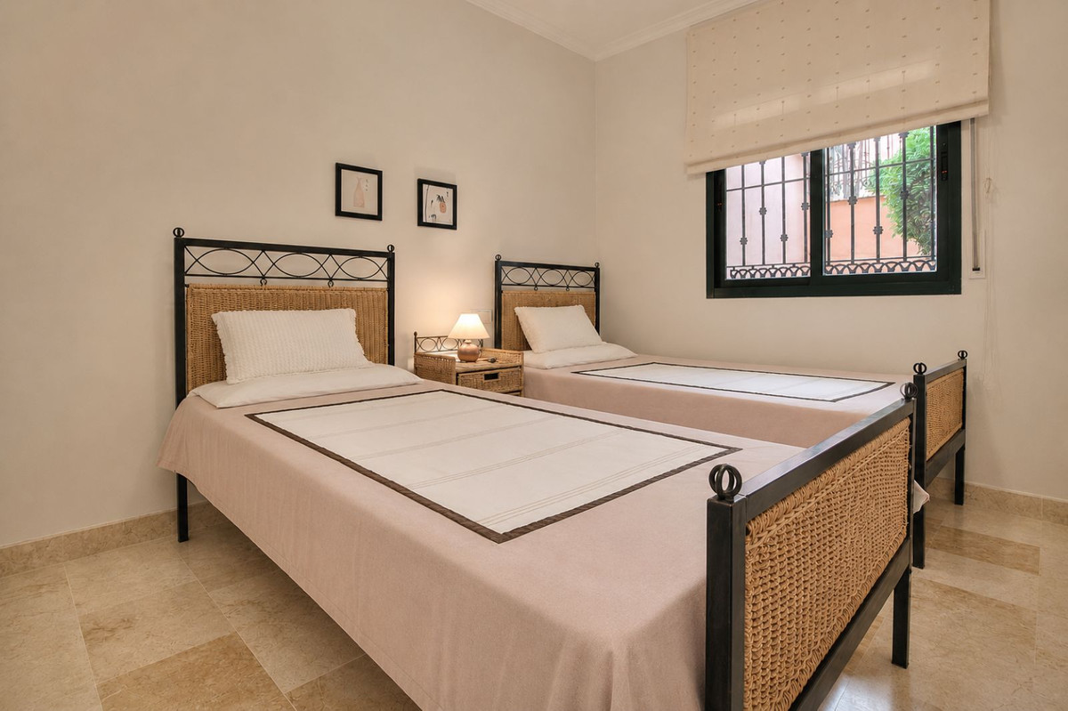 Appartement te koop in Elviria | 2 slaapkamers H5421196