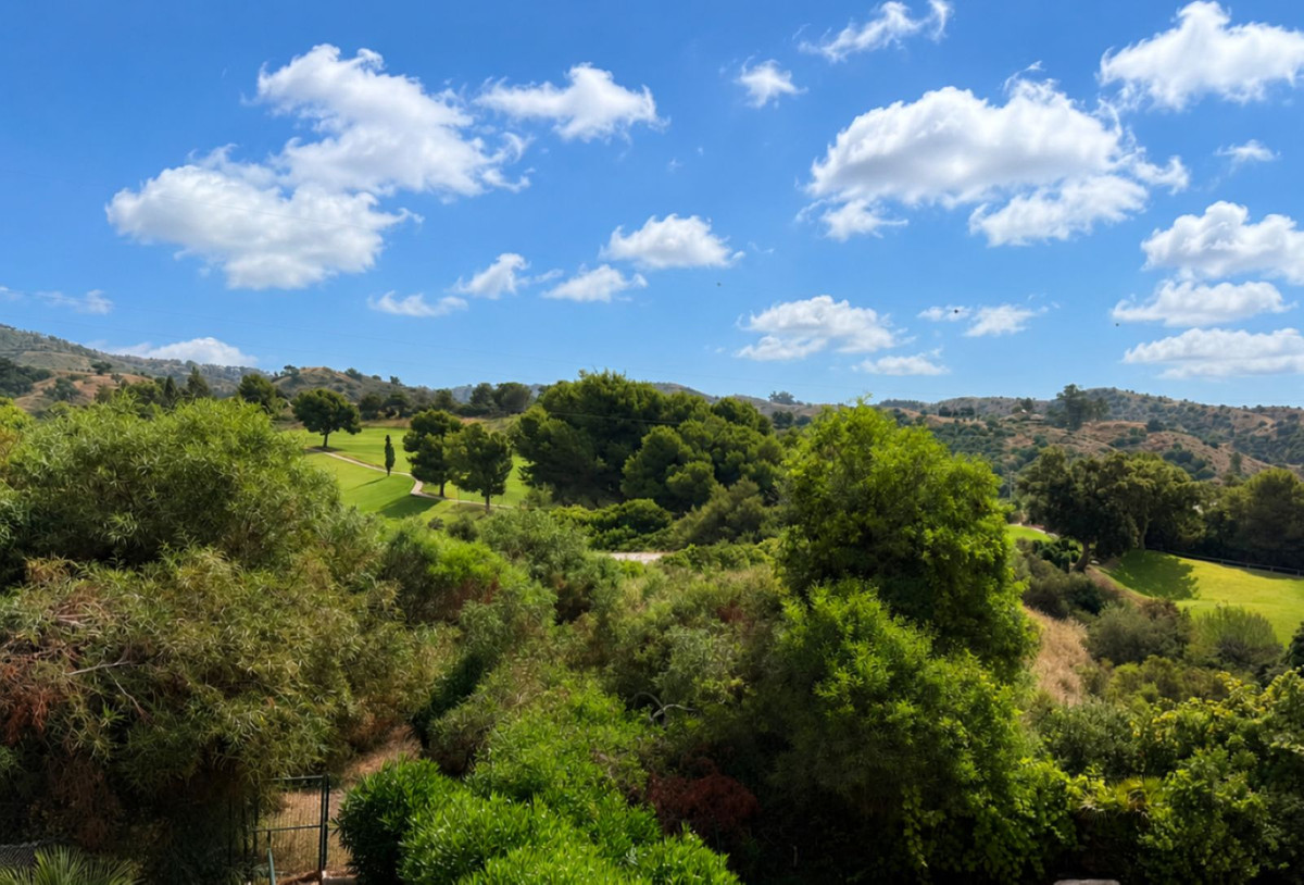 Appartement te koop in Elviria | 2 slaapkamers H5421196