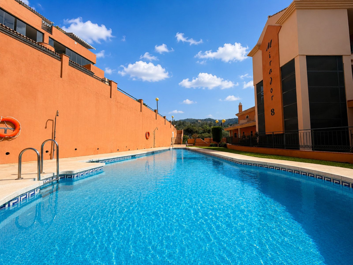 Appartement te koop in Elviria | 2 slaapkamers H5421196