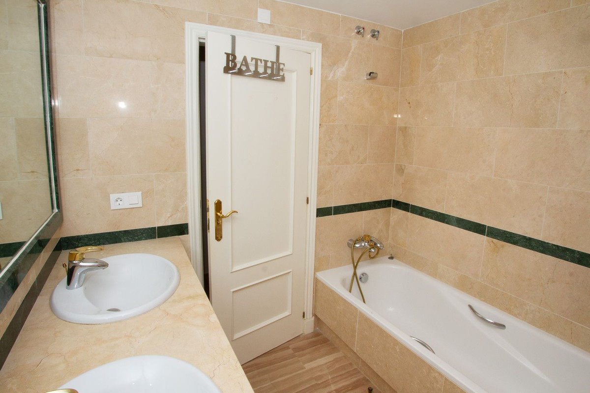 Finca - Cortijo te koop in Elviria | 3 slaapkamers H5422522