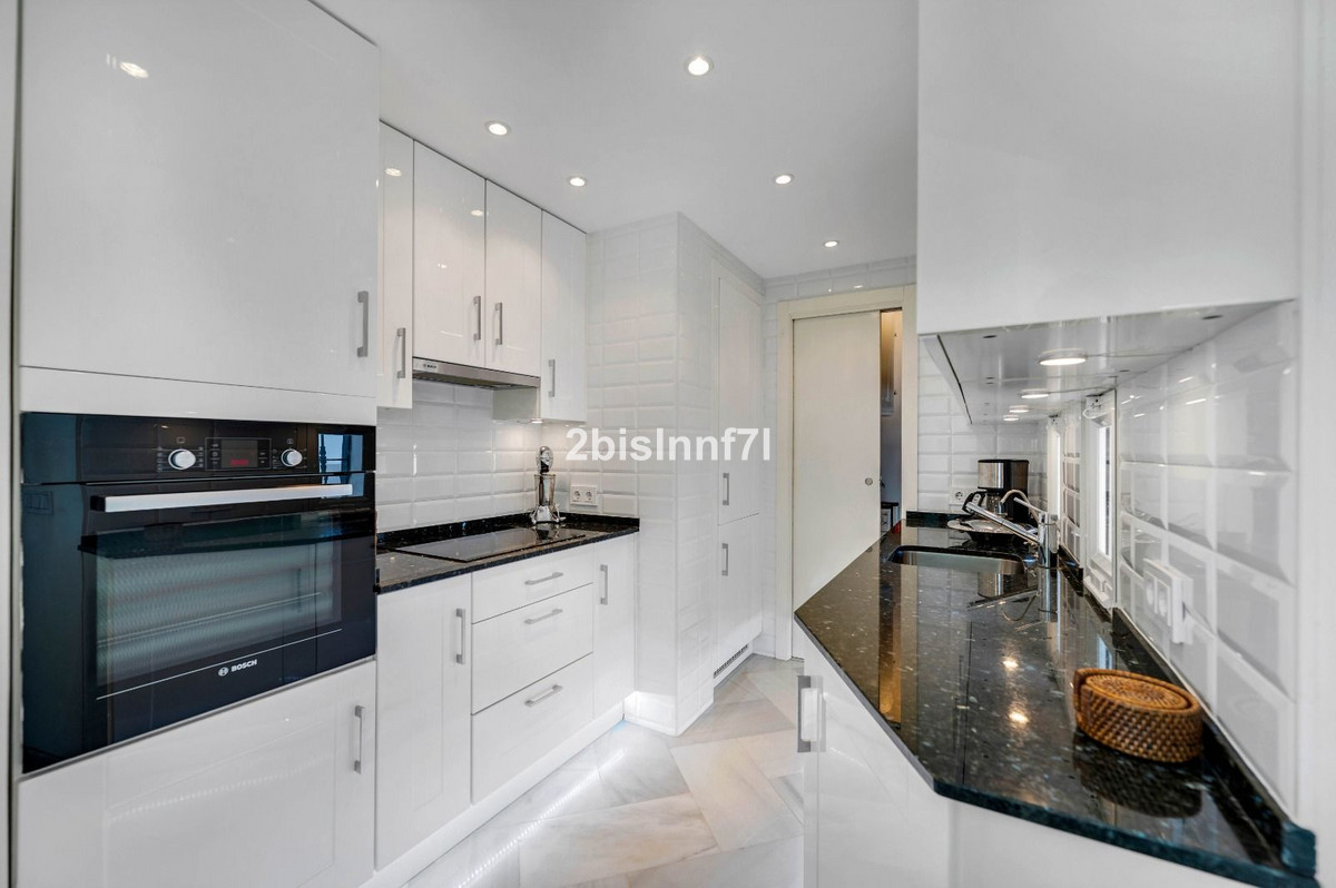 Appartement te koop in Elviria | 3 slaapkamers H5430472