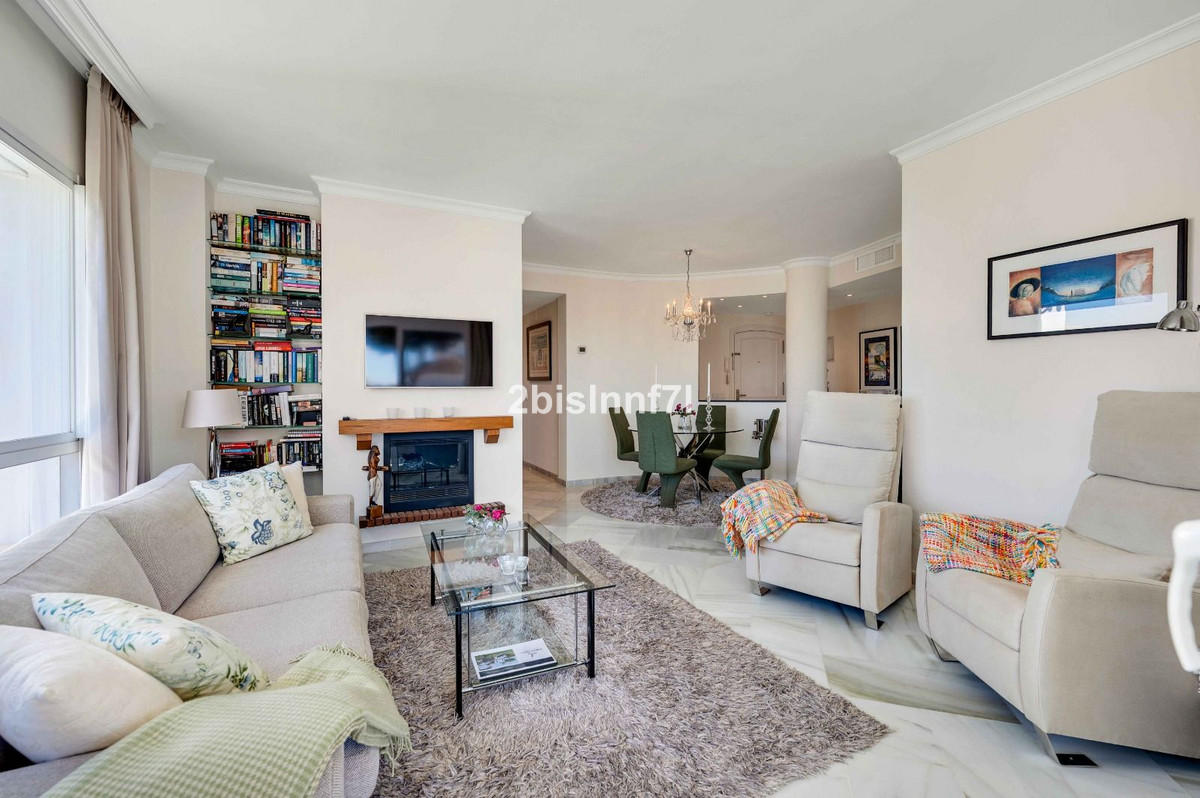 Appartement te koop in Elviria | 3 slaapkamers H5430472