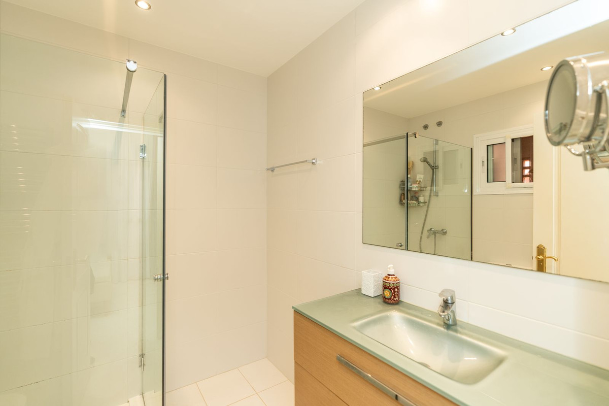 Appartement te koop in Elviria | 3 slaapkamers H5433295