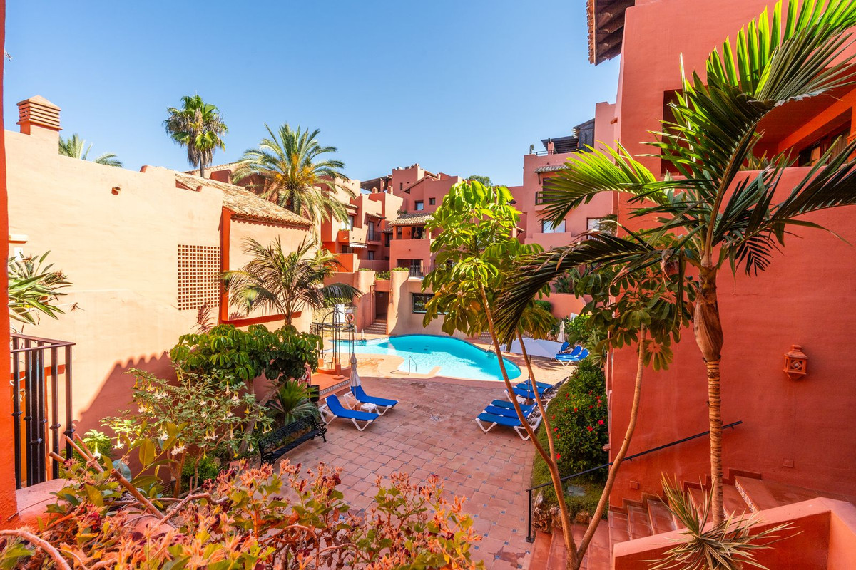 Appartement te koop in Elviria | 3 slaapkamers H5433295