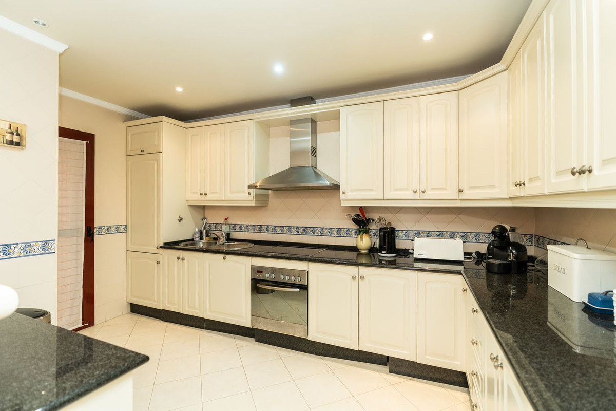 Appartement te koop in Elviria | 3 slaapkamers H5433295